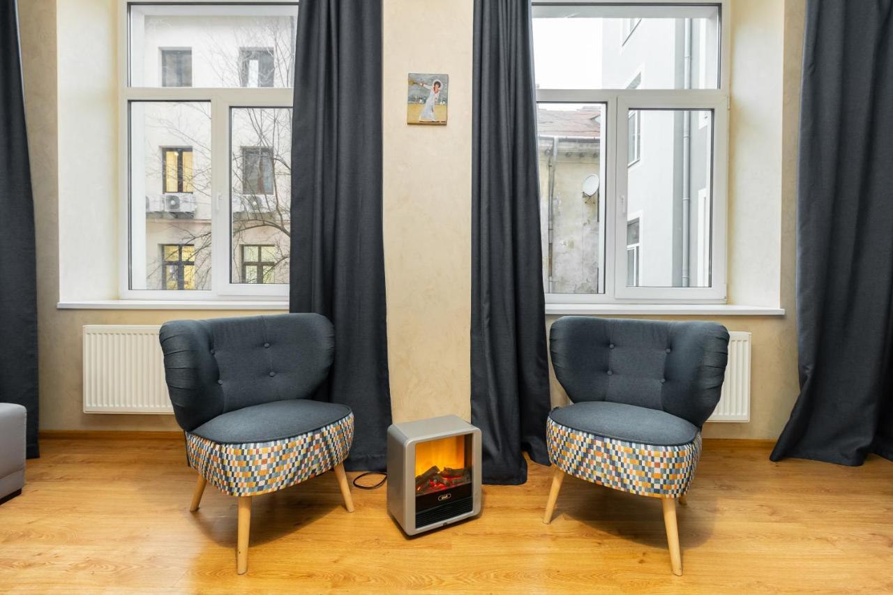 Stories Hub Aparthotel Lviv Bagian luar foto