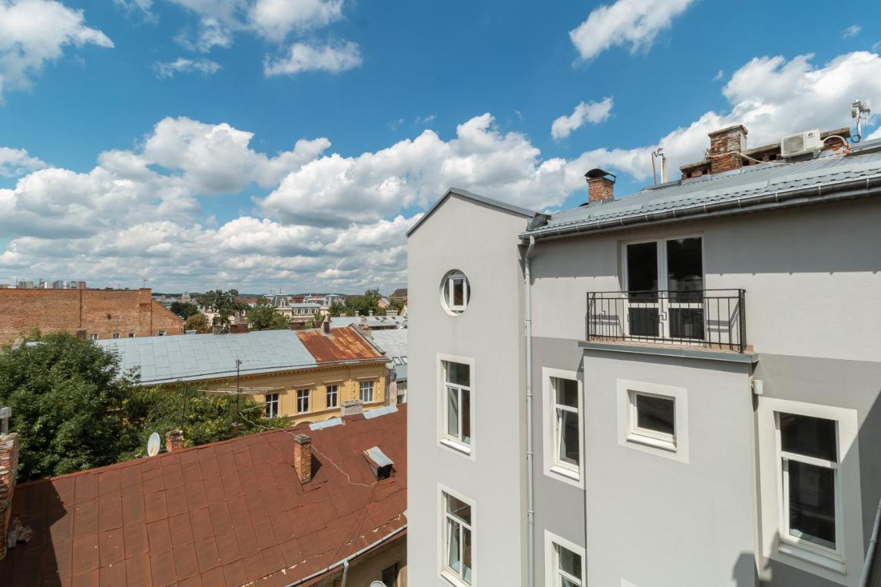 Stories Hub Aparthotel Lviv Bagian luar foto