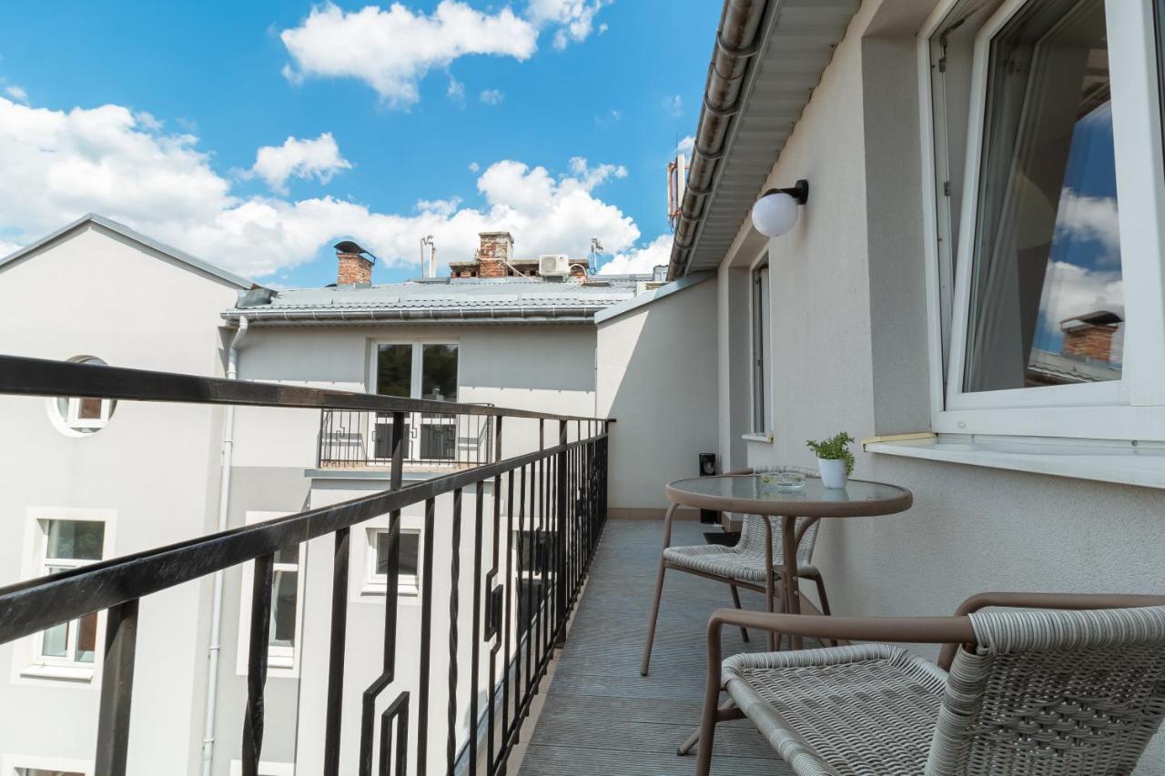 Stories Hub Aparthotel Lviv Bagian luar foto