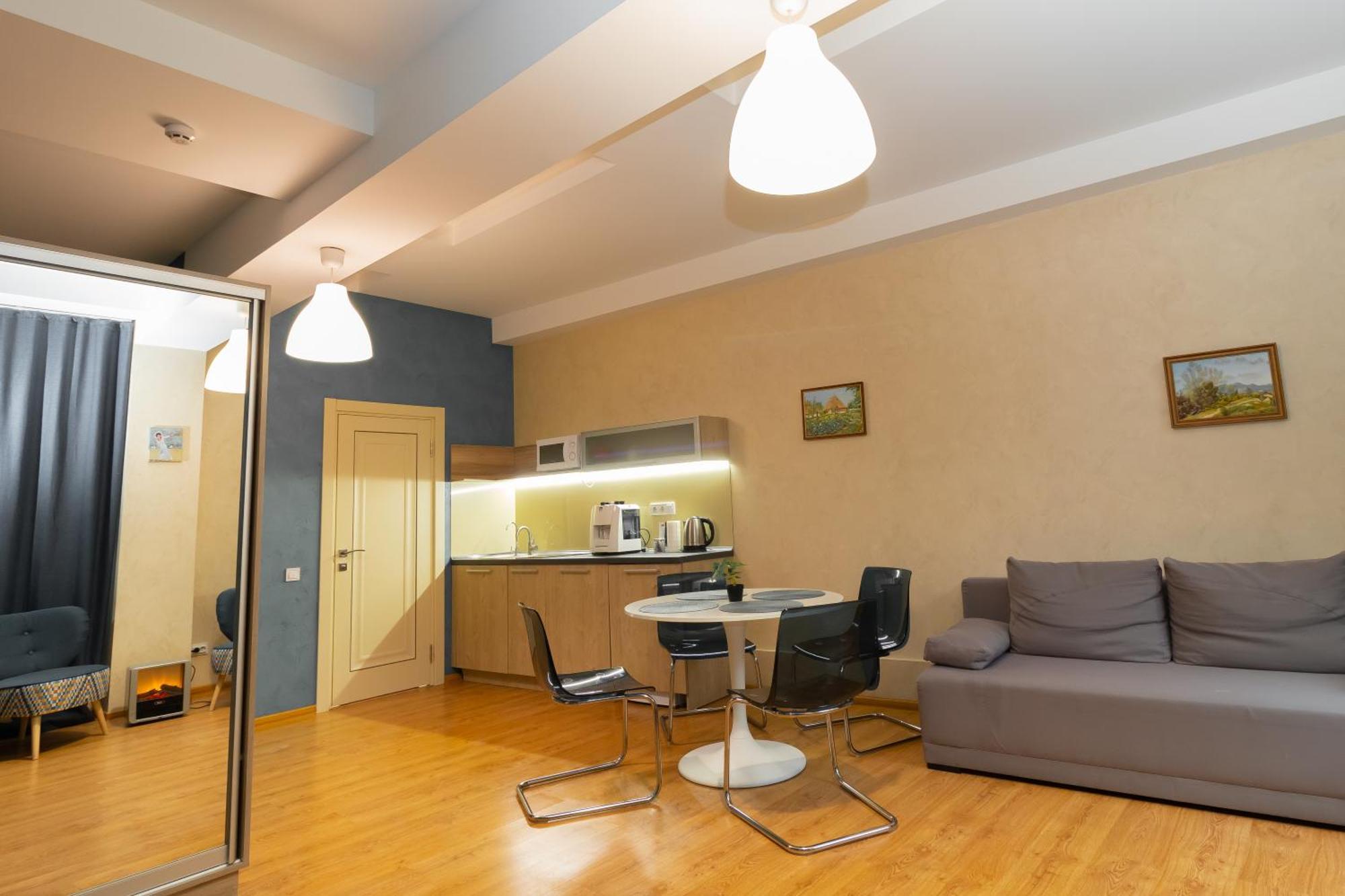 Stories Hub Aparthotel Lviv Ruang foto