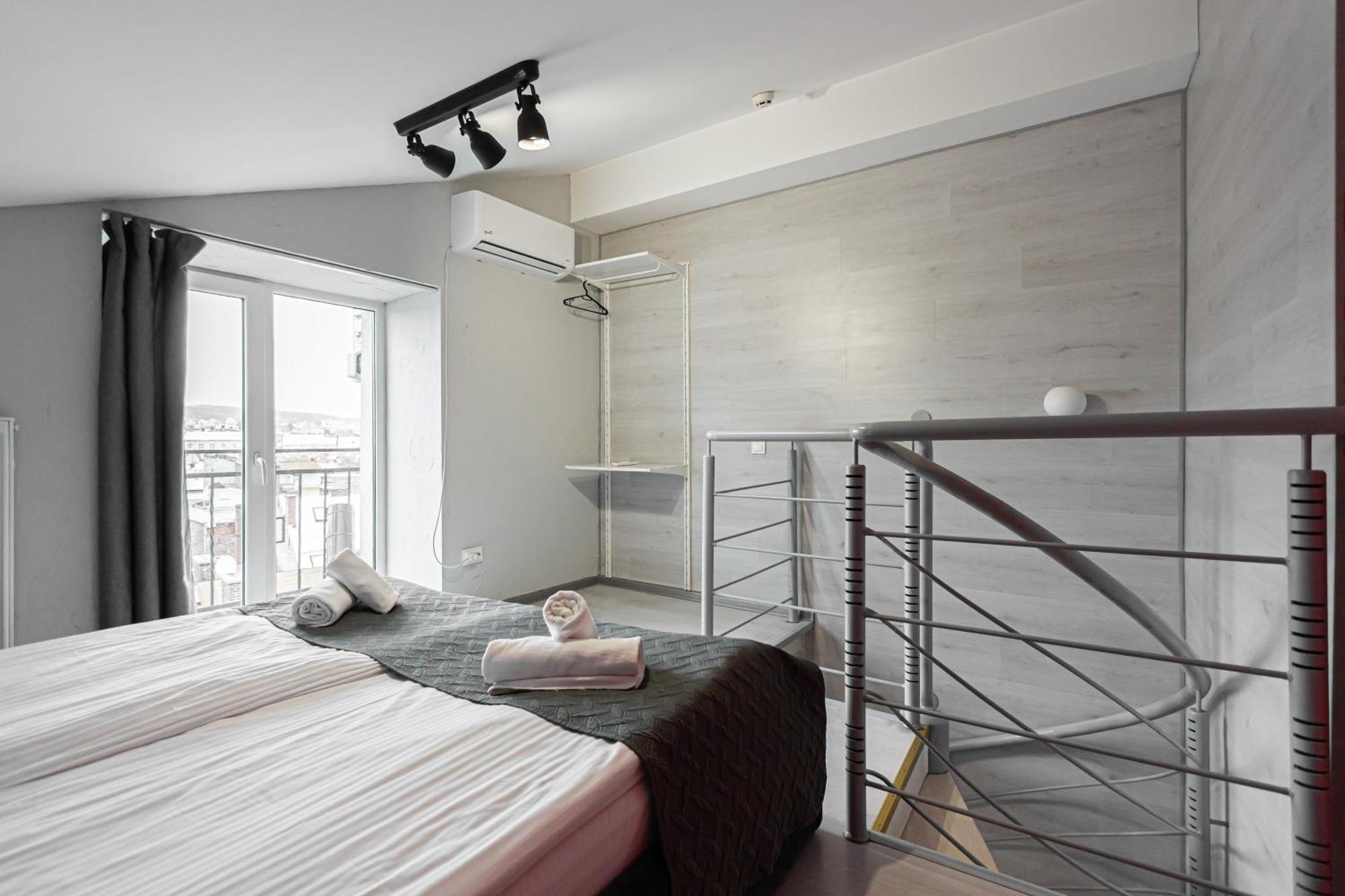 Stories Hub Aparthotel Lviv Ruang foto