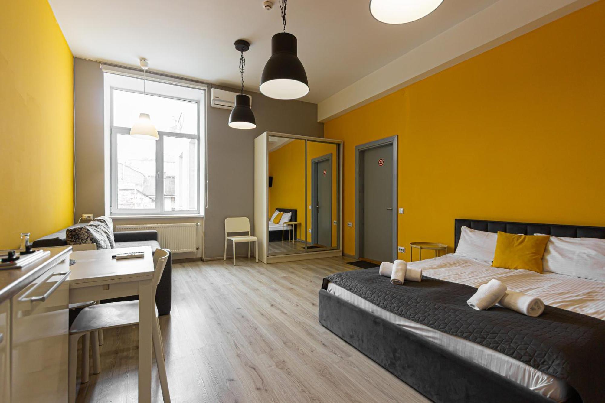 Stories Hub Aparthotel Lviv Ruang foto
