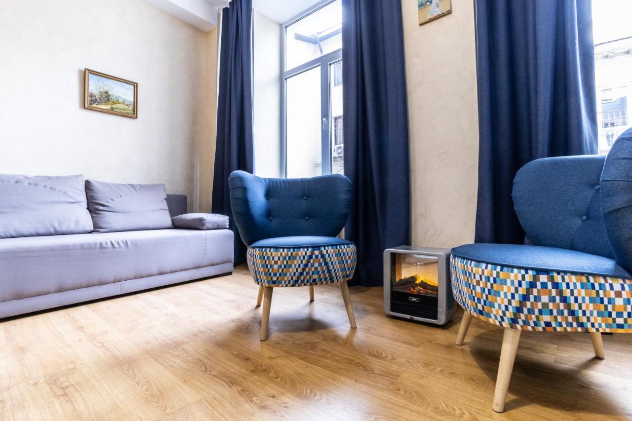 Stories Hub Aparthotel Lviv Bagian luar foto
